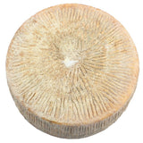 Pecorino di Forenza artigianale del caseificio Caggiano Summo, formaggio a pasta compatta dal
